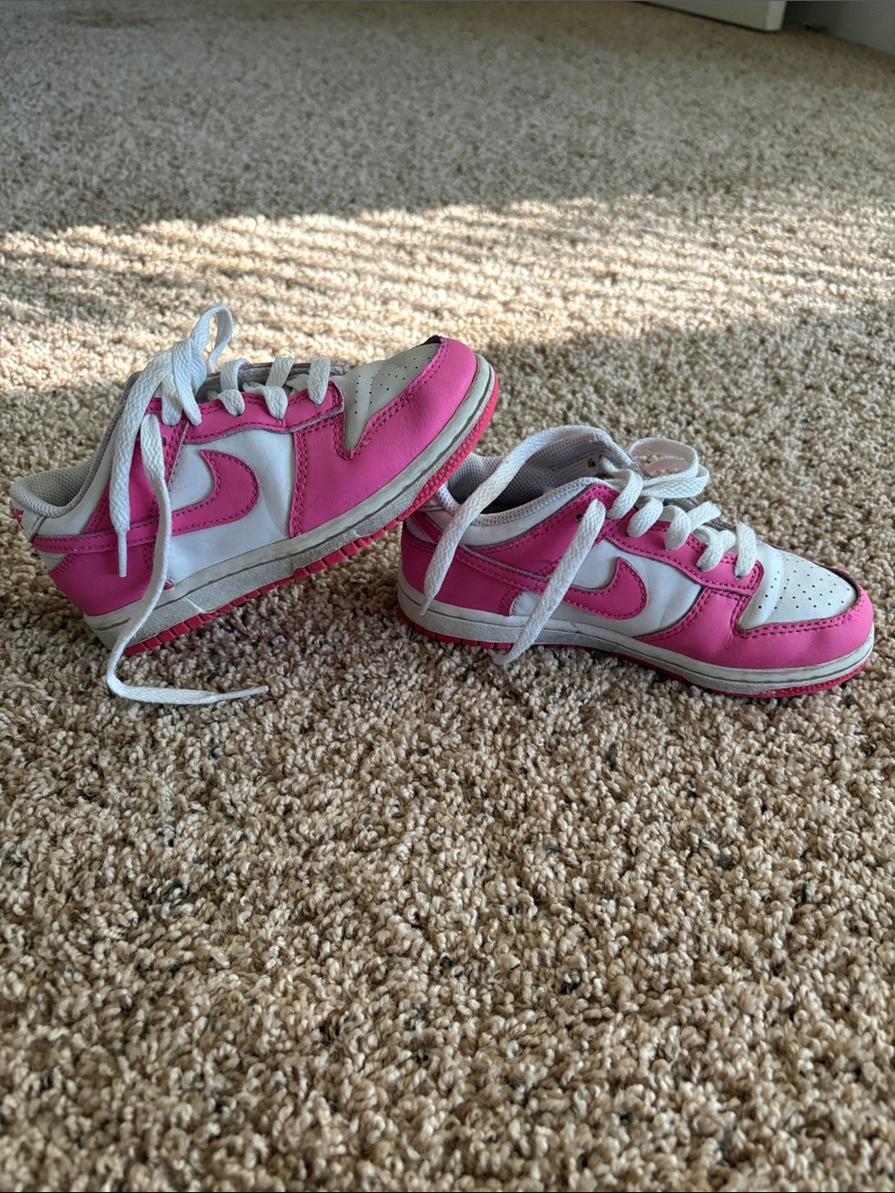 Nike Kids Pink and White Low-Top Sneakers - Picture 2 of 4